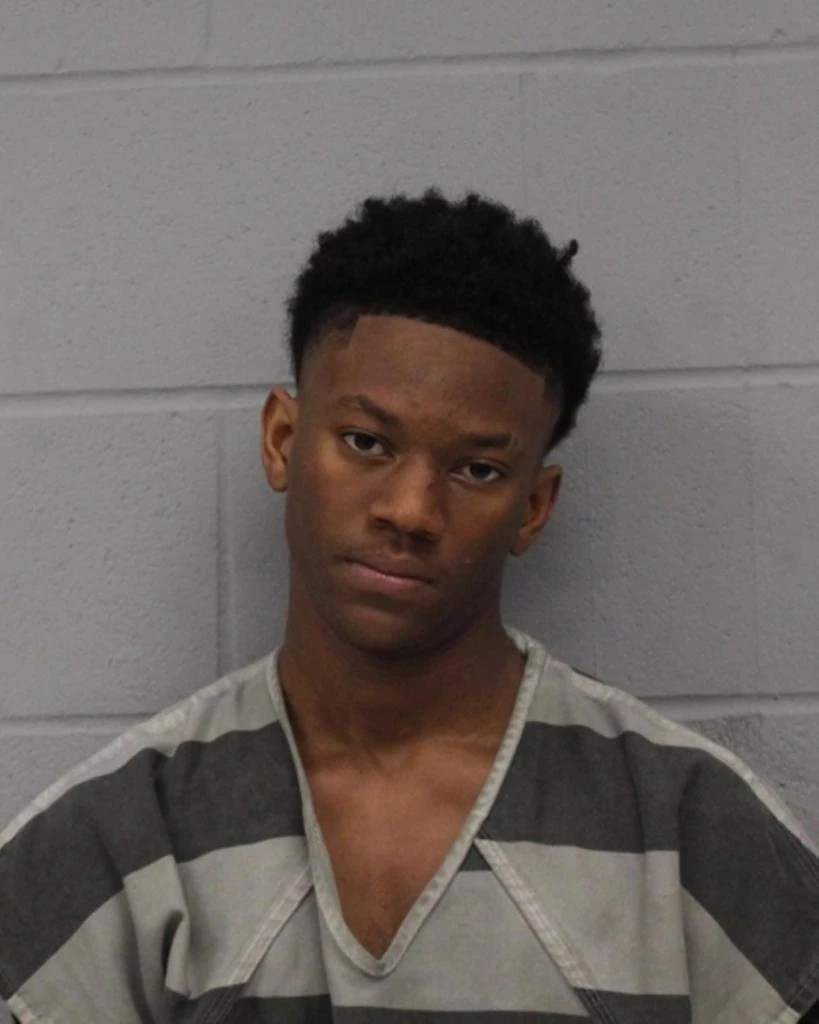 Clyde,-Douglas-(17yoa)-25-2201300