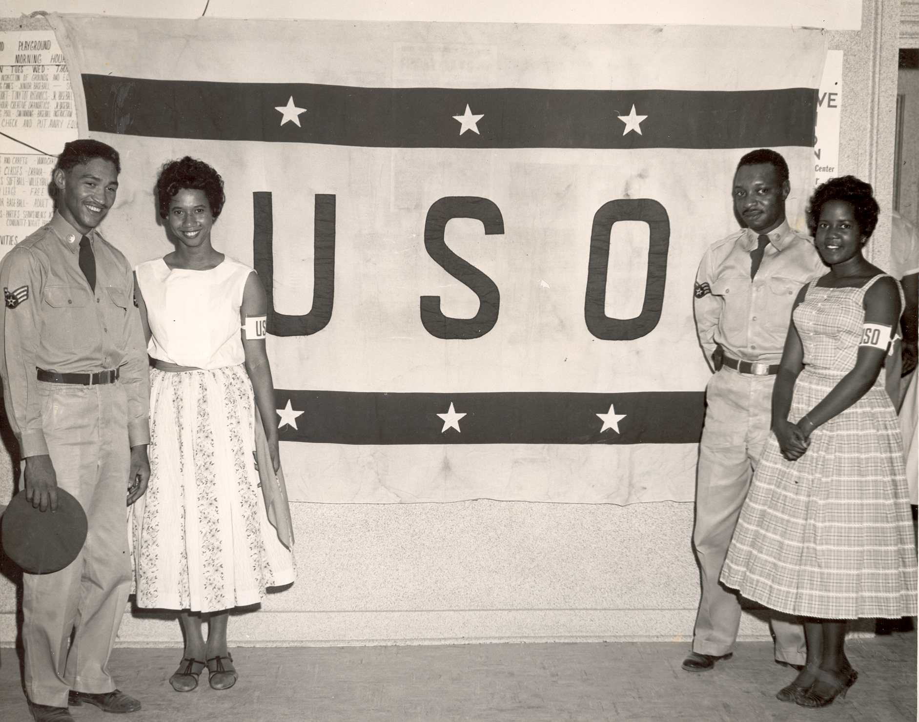 Soldiers and USO hostesses at Doris Miller Auditorium