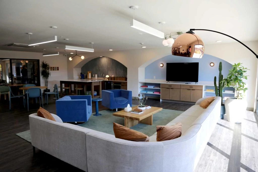 Libertad-Ribbon-CommunityRoom-web