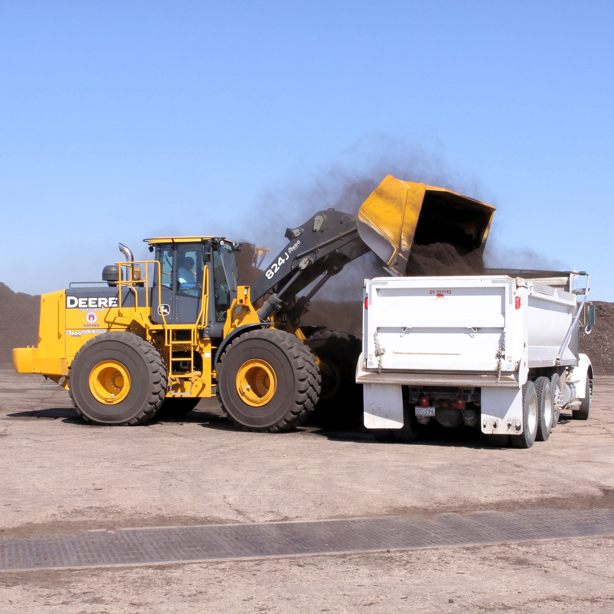 Water - Web_dillo-dirt-hornsby-bend-feature-sq-1