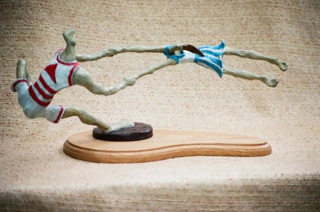 oct - swing the statue 2 - bob coffee.jpg