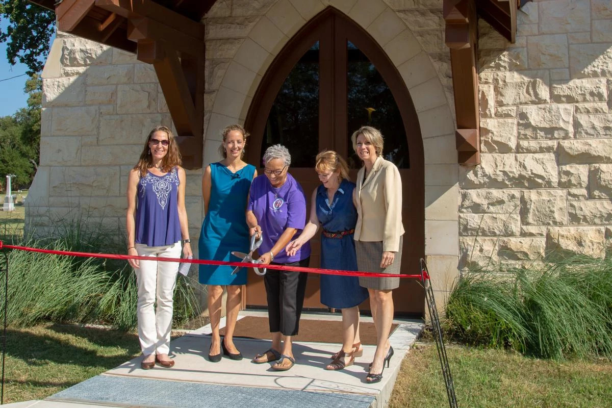 OakwoodChapel-ribboncutting-20180824.jpg