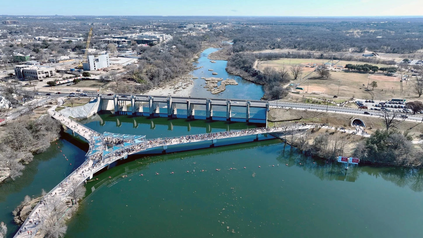 Drone shot of a three-pronged bridge