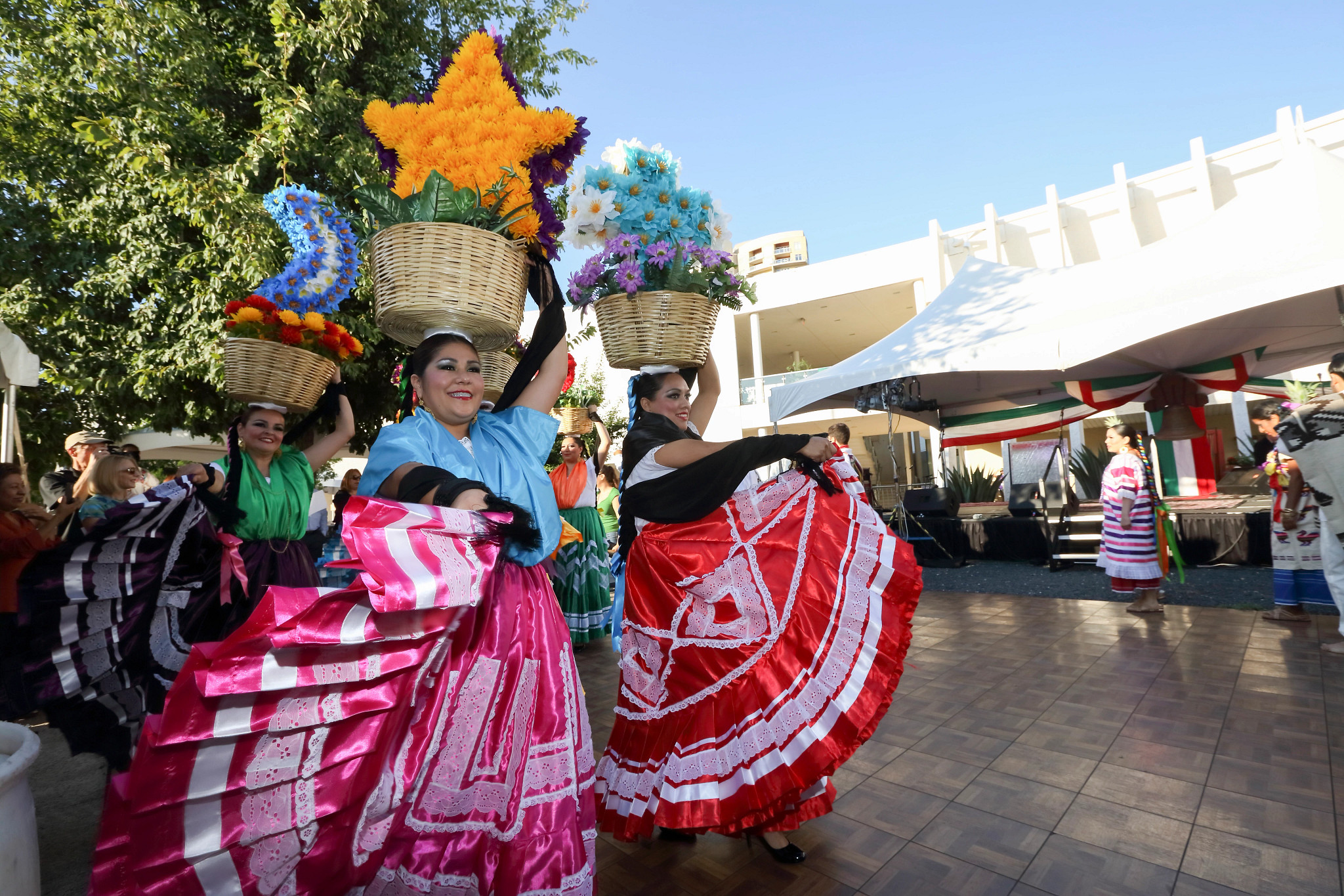 ESB MACC Viva Mexico 2024 female dancers