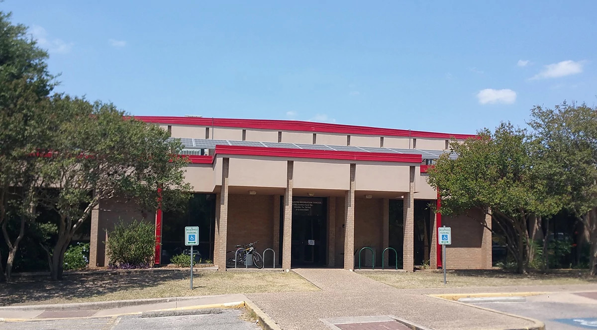 South_Austin_Recreation_Center_cropped3.jpg
