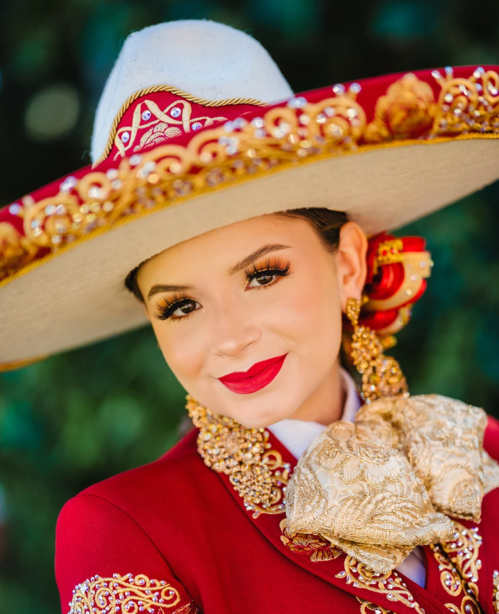 Alexandra Dorantes.png