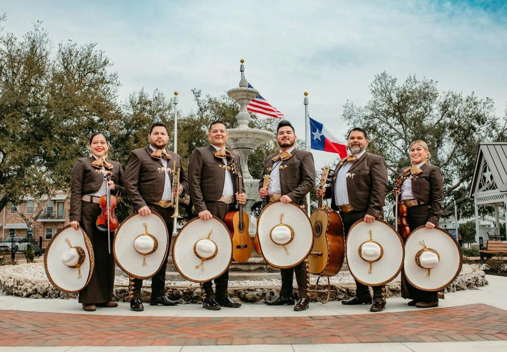 Mariachi Clasico Viva Mexico 2024 (1) (1).jpg