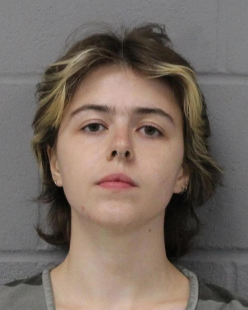 Pore,-Abigail-G-(22yoa)-25-1600780