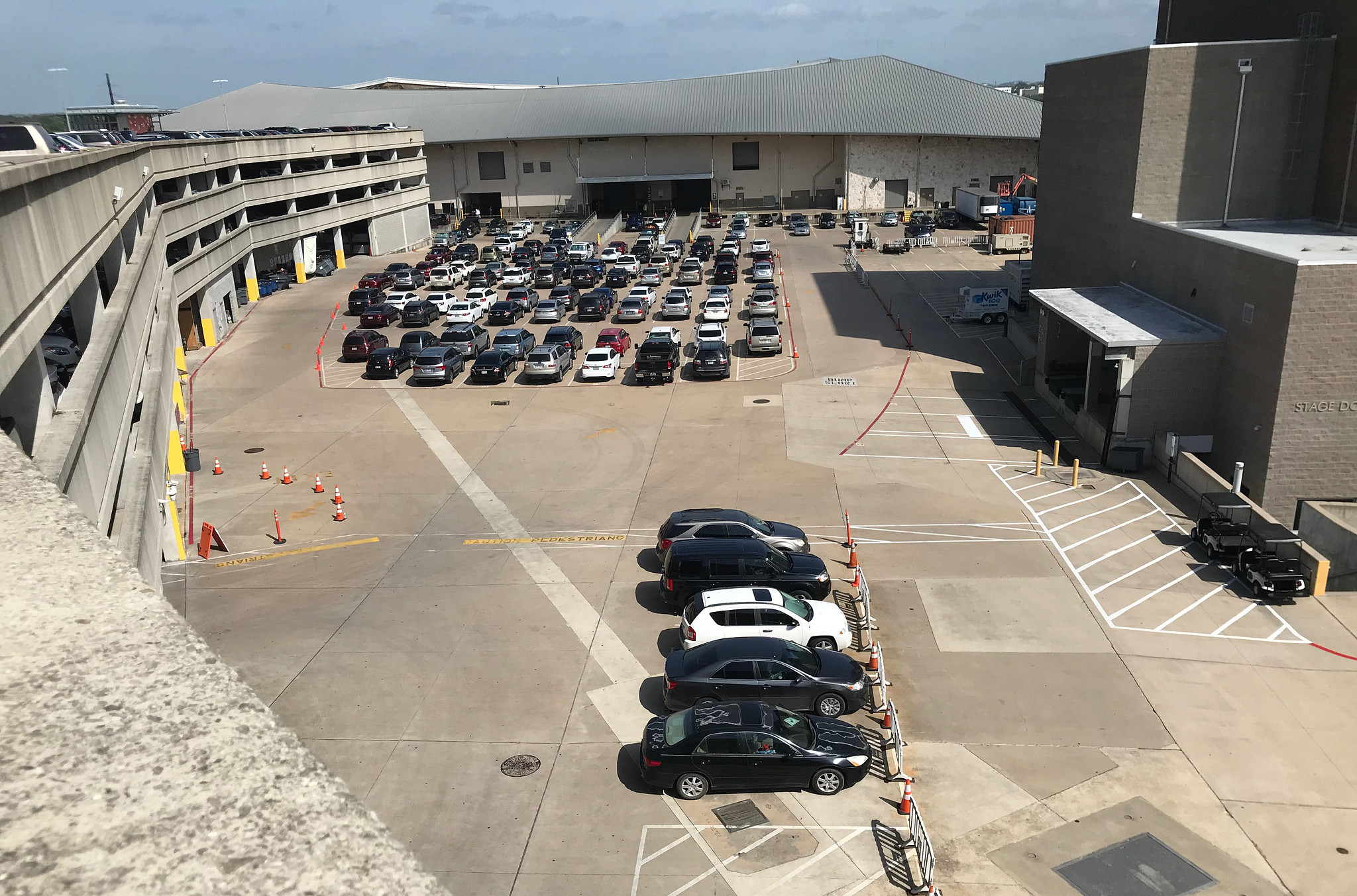 Convention Center - Web_D_P_MoveInOut