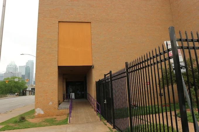 building and entrance to the First Workers' Day Labor Center
