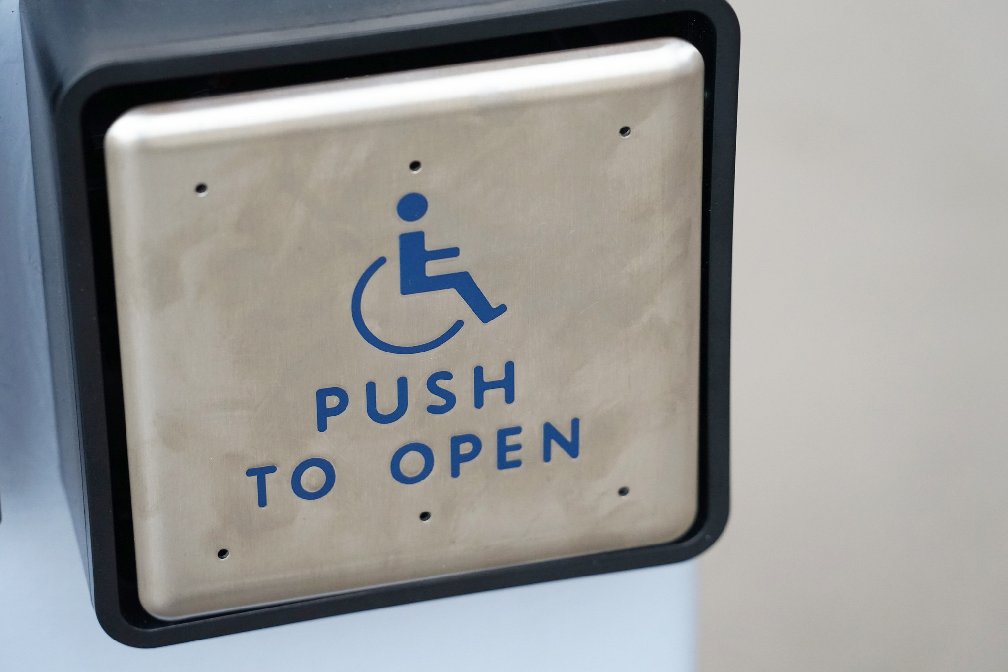 Convention Center - Web_Accessibility_WalksRampsEntrances__2_