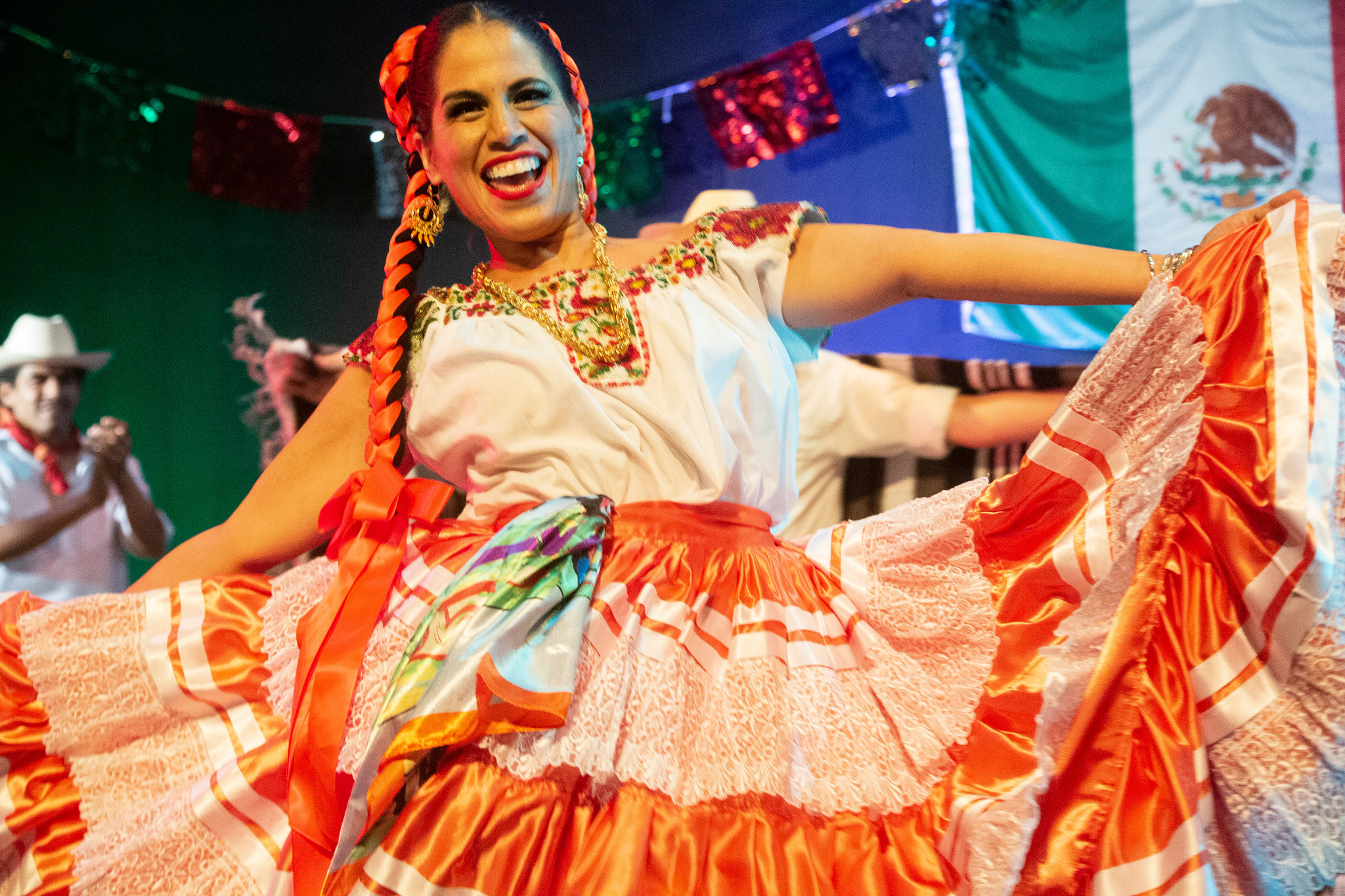 ESB MACC viva mexico 2019 dancer smiling and enjoying Mexican folkoric dance