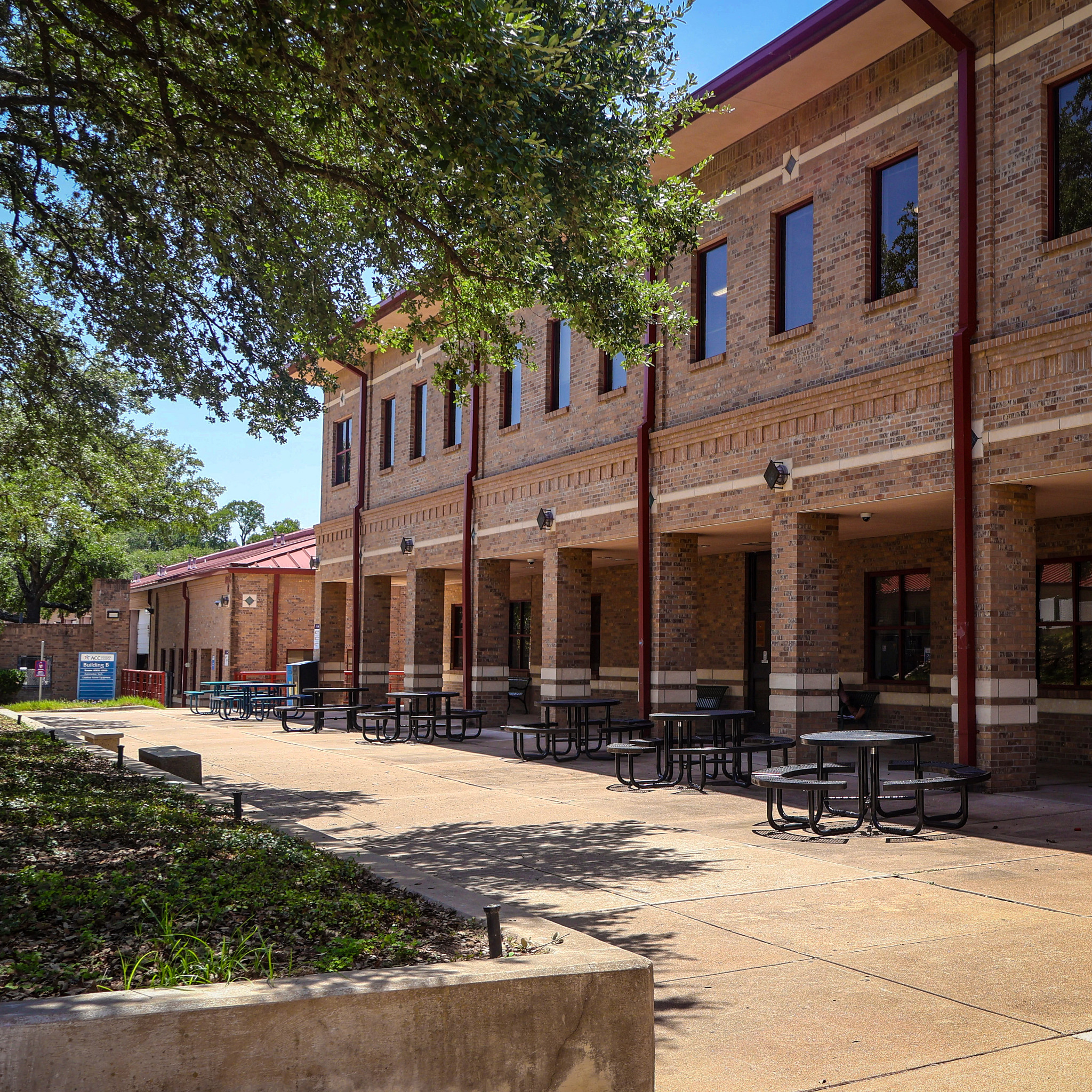 Photo of ACC Riverside Campus