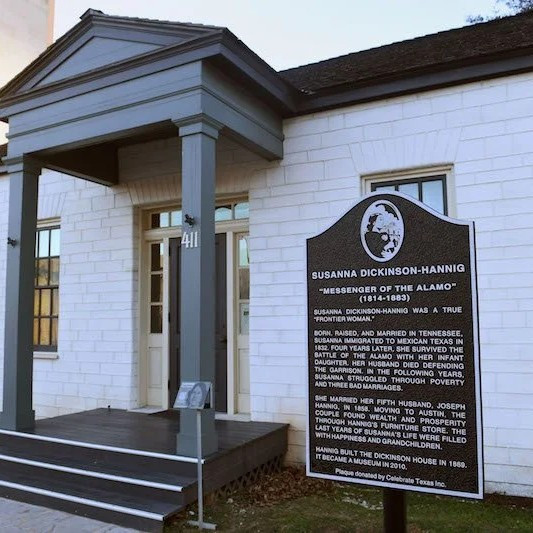 The Susanna Dickinson-Hannig Museum entrance and historical marker