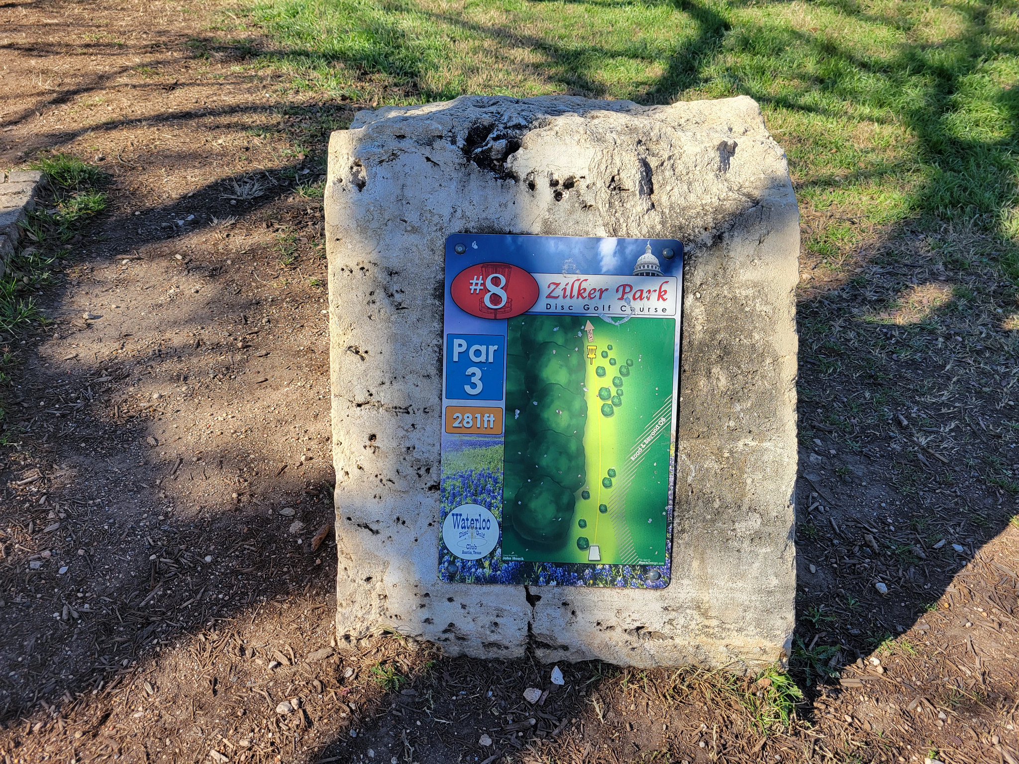 Image of Hole 9 marker at Zilker Park Disc Golf Course
